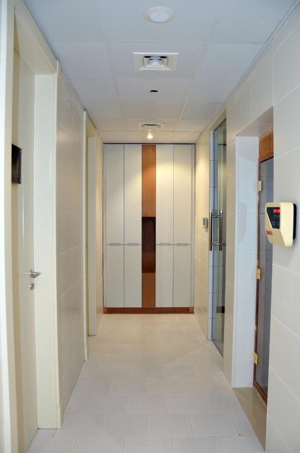The Lodge Suites Manama Eksteriør billede