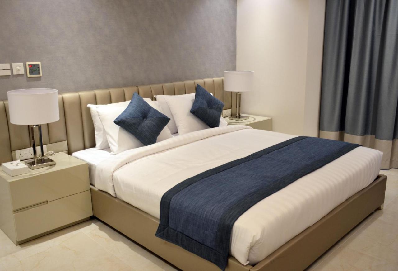 The Lodge Suites Manama Eksteriør billede