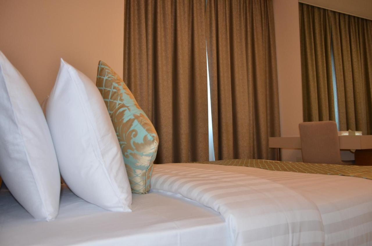 The Lodge Suites Manama Eksteriør billede